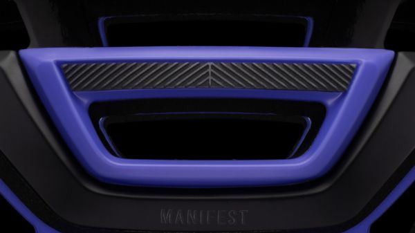 Detail zdrsnění pro lepší uchycení MX brýlí