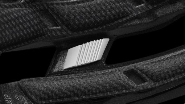 Jistící prvky pro jistější usazení klasických brýlí