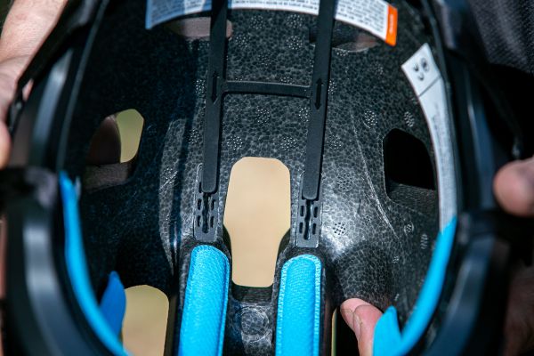 Přilba POC Axion Spin