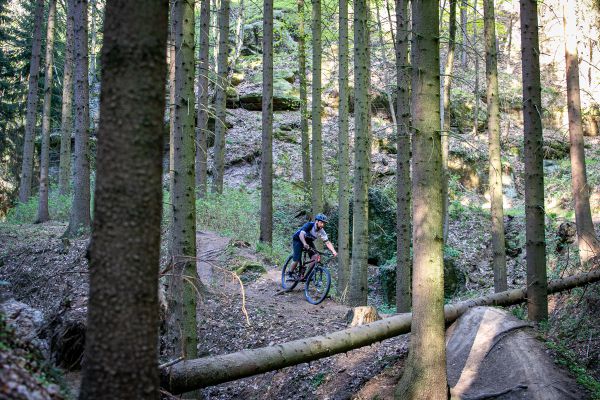 Přilba POC Axion Spin