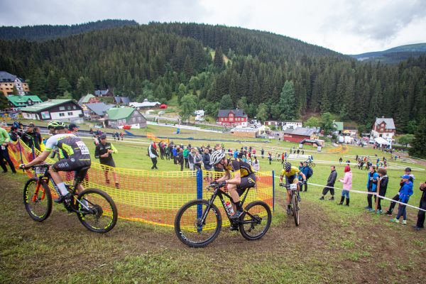 MČR XCO 2020 - vedoucí trio favoritů