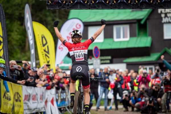 MČR XCO 2020 - hattrick je z anglického hat trick, doslova „trik s kloboukem“