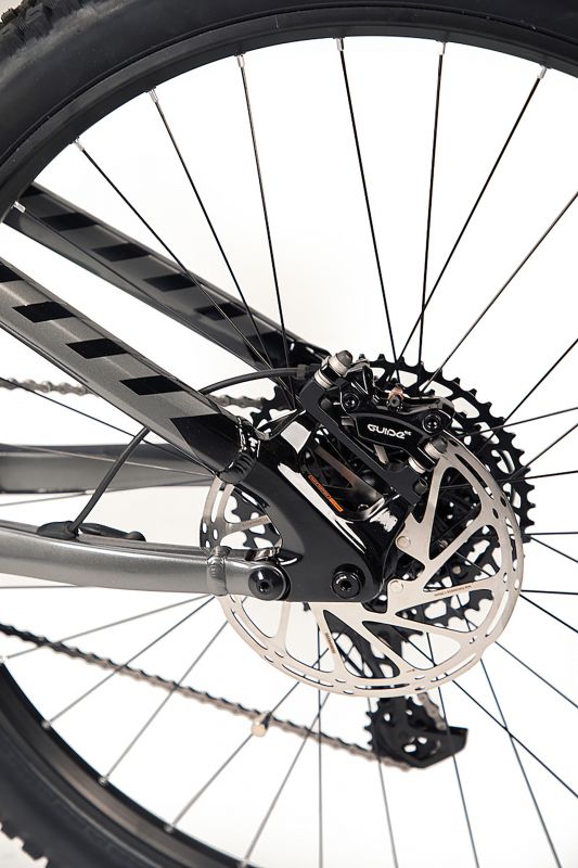 Niner uvádí ebiky RIP a WFO e9