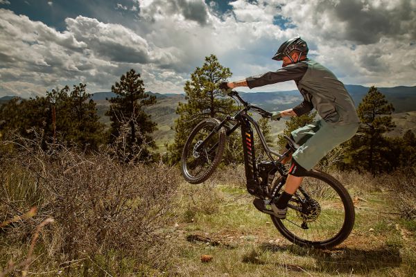 Niner uvádí ebiky RIP a WFO e9