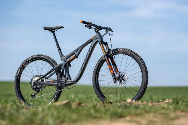 Pivot Trail 429