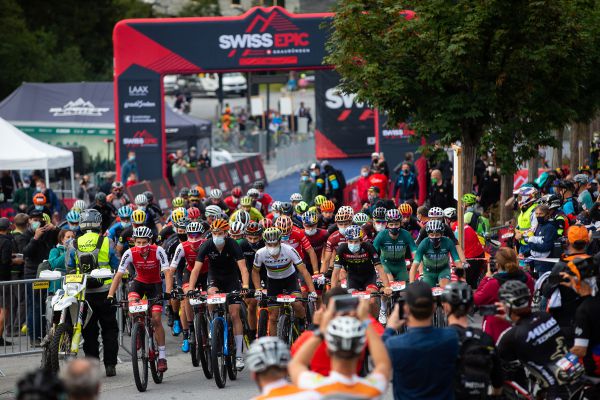 Start do úvodní etapy Swiss Epic 2020