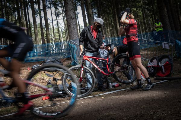 Defekt Haley Batten z prvního místa U23