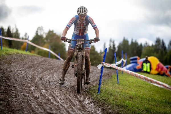 MS E-MTB Leogang 2020 - jen udržet se na trati dávalo Tereze Neumanové zabrat