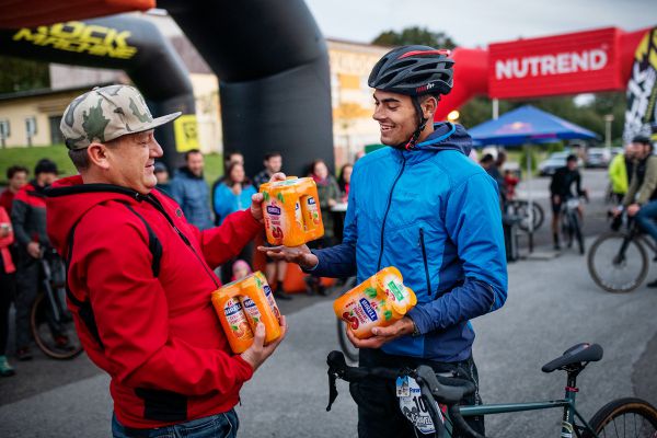 Ondřej Filip přebírá Birell cenu za nejvyšší bunny hop