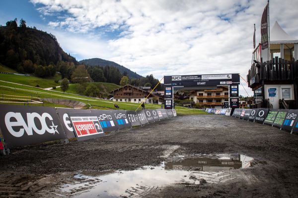 MS MTB 2020 - 1.den - prostor startu a cíle