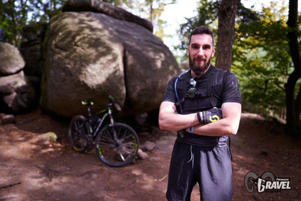 A jeden ze dvou řeckých dobrodruhů dal klasiku. Co by mu taky doma řekli...