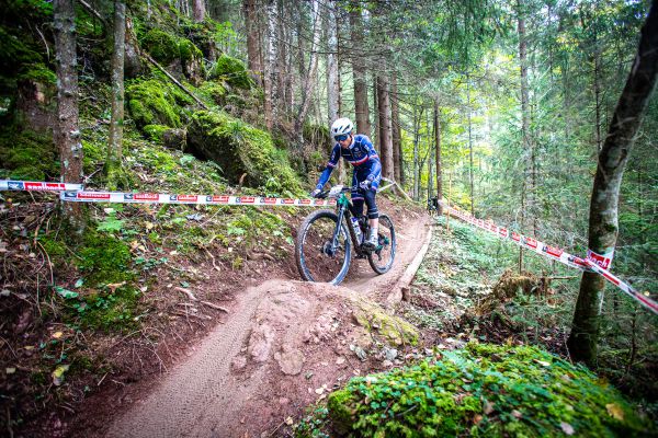 MS MTB 2020 - 1.den - Maxime Marotte na jednom ze singlů