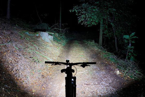 FENIX BC30 V2.0 a HM61R Amber