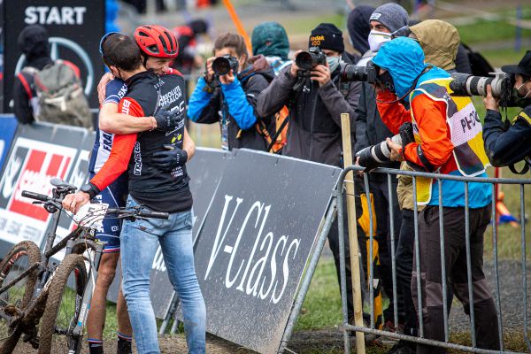 MS MTB 2020 Leogang - prvním gratulantem byl Julien Absalon