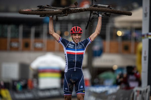 Jordan Sarrou mistrem světa!