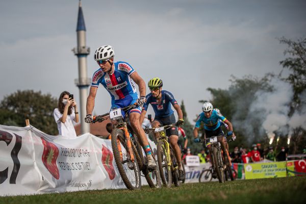 Kristian Hynek na čele závodu