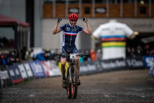 Jordan Sarrou mistrem světa!