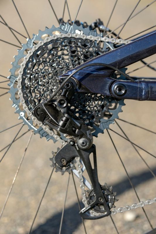 Cannondale Moterra Neo Carbon 2