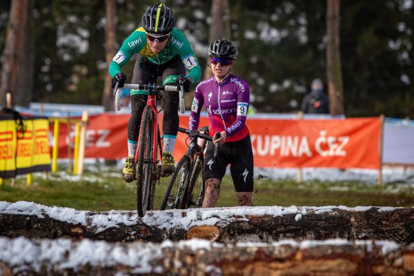 MČR CX 2021 - Pavla si pilně natrénovala skoky přes klády...