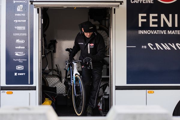 Adri van der Poel chystá kola pro své syny