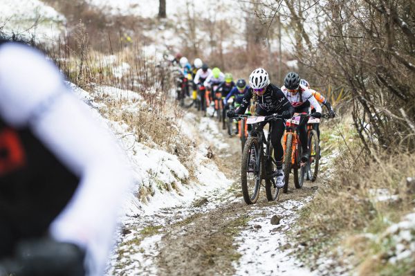 Kamptal Trophy 2021 - Jana Czeczinkarová vede vláček pronásledovatelek