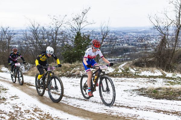 Kamptal Trophy 2021 - juniorka Novotná se brzy zakousla do předjíždění žen
