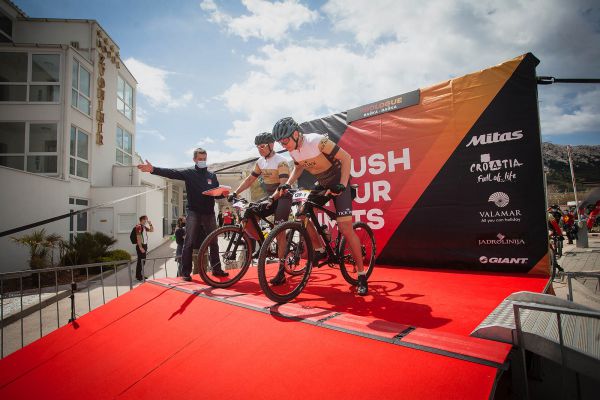 4 Islands 2021 - prolog