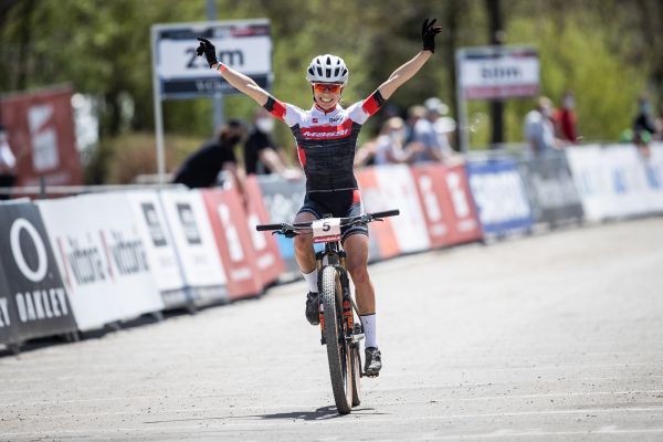 Loana Lecomte vítězí