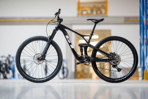 GT Sensor Carbon Elite