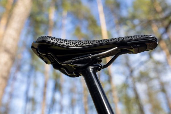 3D sedla Fizik & Specialized