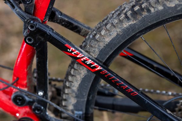 Rock Machine Blizzard krát dva