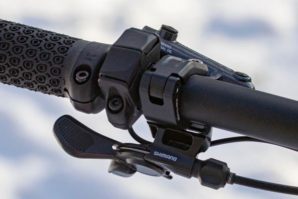 Rock Machine Blizzard krát dva