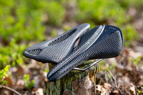 3D sedla Fizik & Specialized