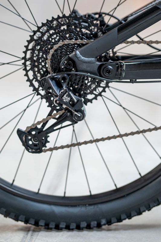 GT Sensor Carbon Elite