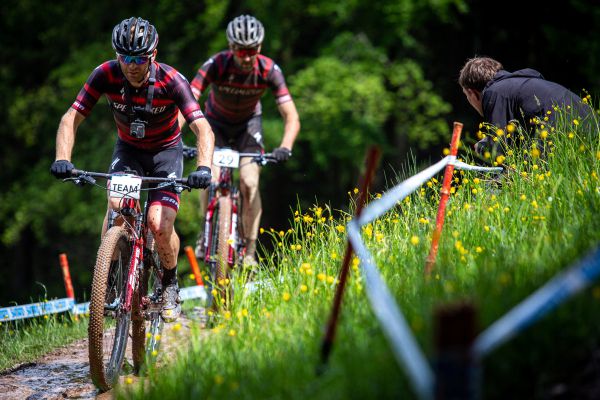 SP Leogang 2021 - trénink - Florian Vogel a Gerhard Kerschbaumer pod dohledem Michala Červeného