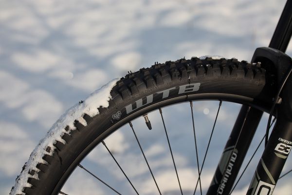 Rock Machine Blizzard krát dva