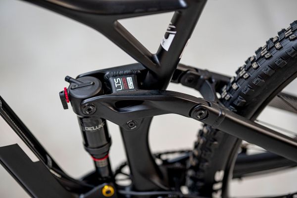 GT Sensor Carbon Elite