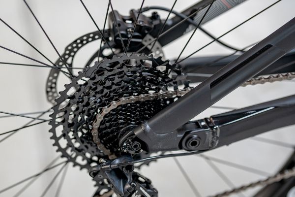 GT Sensor Carbon Elite