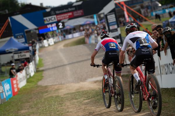 SP Les Gets 2021 - dvě kola do cíle