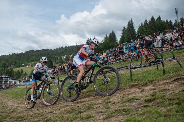 SP Les Gets 2021 - Jitka Čábelická a Loana Lecomte