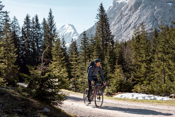 Giant Revolt E+ 2022