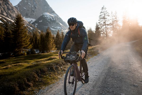 Giant Revolt E+ 2022