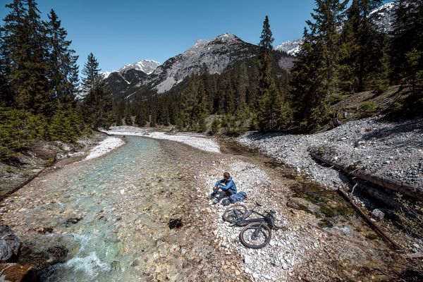 Giant Revolt E+ 2022