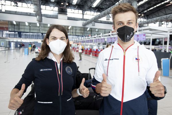 Čábelická a Cink odléttají do Tokia