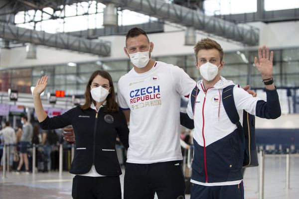 Čábelická a Cink odléttají do Tokia