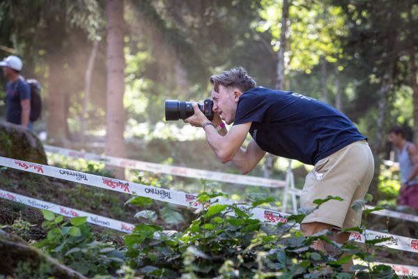 MS 2021 - junioři - Jan Sáska vyměnil kolo za foťák