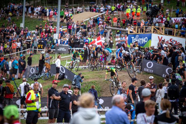 MS 2021 - short track - konečně diváci