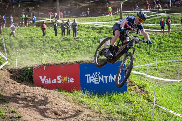 MS 2021 - e-MTB - a jeho konkurent Hugo Pigeon jakbysmet