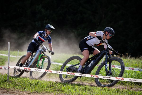 MS 2021 - e-MTB - boj o bronz mezi Wiedenroth a loňskou šampionkou Pugin