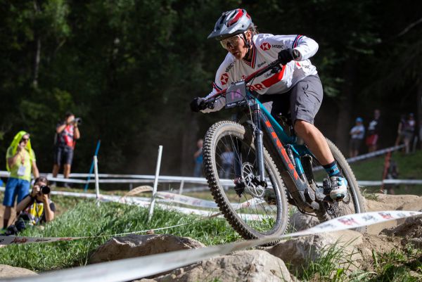 MS 2021 - e-MTB - Tracy Mosely si vychutnávala sjezdové pasáže